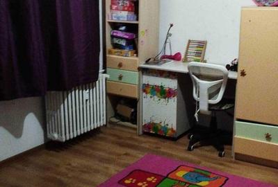 Apartament cu 3 camere semidecomandat în Podu Roș - 4