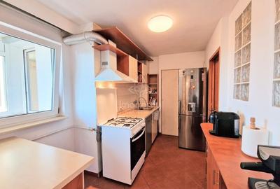 3 camere (transformat din 4 cam.) | 80 mp utili + 10mp balcon | Metrou | - 6