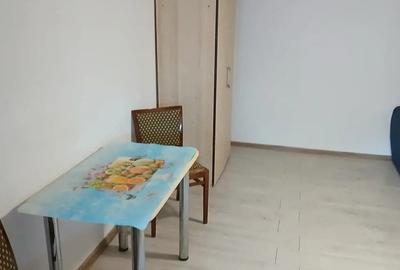 Garsonieră decomandată în Central - 3