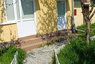 Casă cu 3 camere decomandat în Fărcașele - 4