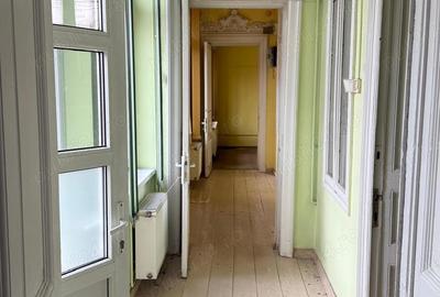 Casă cu 3 camere în Central - 8