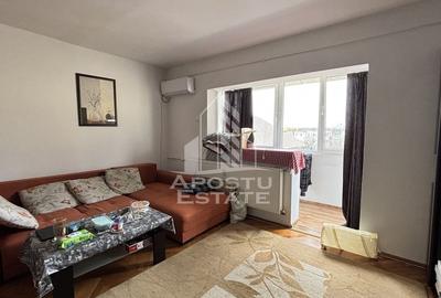 Apartament cu 3 camere semidecomandat, mobilat în Complex Studențesc