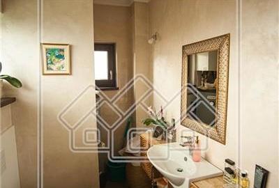 Casa tip duplex de vanzare in Sibiu - 5 camere, 3 bai - teren 250 mp - 25