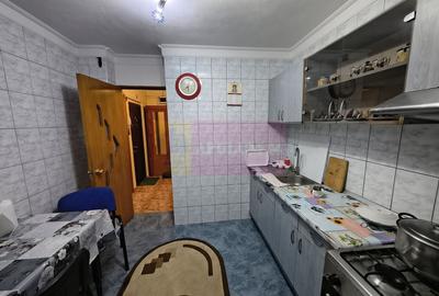 Apartament cu 3 camere decomandat, mobilat în Colentina - 3