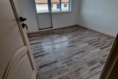 Apartament cu 3 camere decomandat în Iara - 8