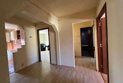 Apartament cu 4 camere decomandat în Central - 3