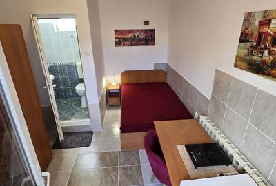 Garsonieră decomandată în Eroii Revoluției - 2