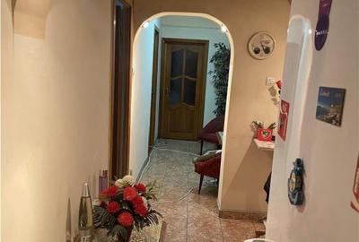 Apartament 4 camere , zona Primarie Focsani, decomandat , 97 - 11