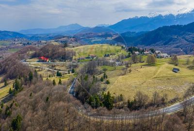 Teren Construcții intravilan de 2000 mp, în Fundata - 9