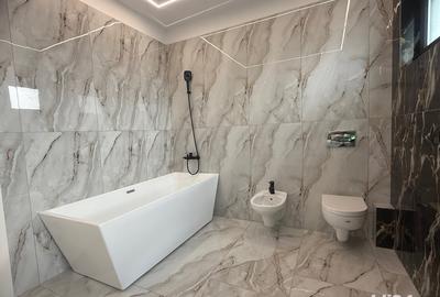 Casă cu 5 camere în Bariera Vâlcii - 3