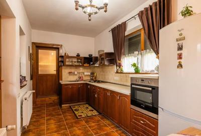 Spațiu comercial, de 414 mp, în Central - 4