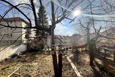 Casă individuală cu intrări separate in zona Complexului Studentesc - 2