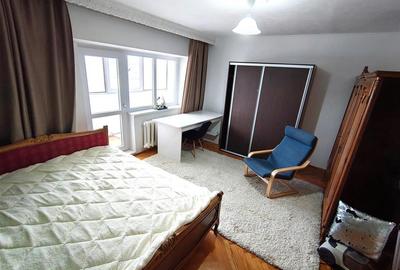 Garsonieră decomandată, mobilată în Podu Roș