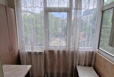 Închiriez apartament in Alexandru cel bun