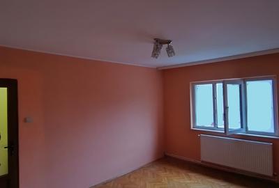 Apartament cu 3 camere decomandat în Casa de Cultură - 2