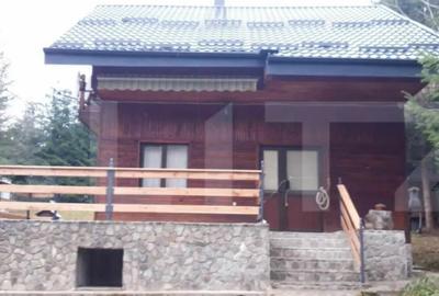 Casă cu 3 camere cu Teren 500 Mp în Central - 1