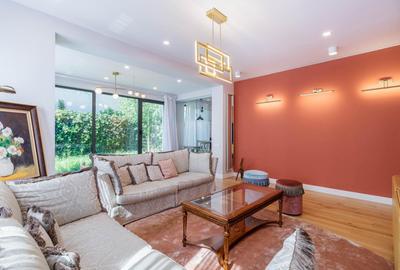Apartament cu 3 camere decomandat, mobilat în Eminescu