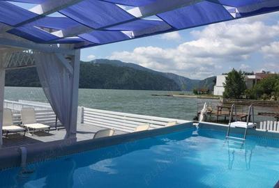 Casă cu 8 camere cu Teren 350 Mp în Eșelnița - 3