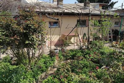 Casă individuală cu 3 camere cu Canalizare în Giulești - 1