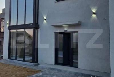 Casă cu 4 camere cu Teren 235 Mp în Central
