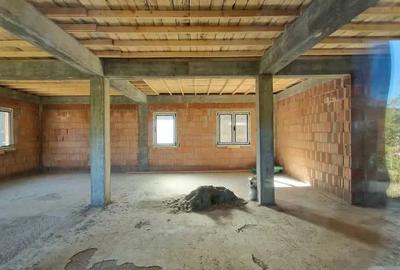 Casa in Vladesti - 3