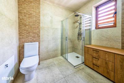 Casă cu 6 camere cu Teren 461 Mp în Central - 8