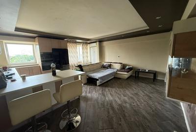 Apartament cu 2 camere, mobilat în Calea București