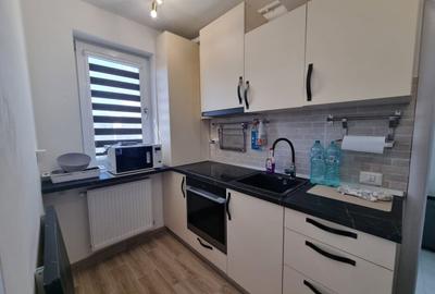Apartament cu 2 camere semidecomandat în Apărătorii Patriei