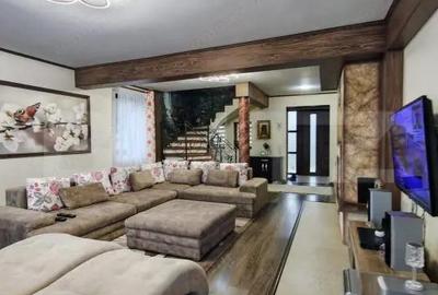 Casă cu Teren 1000 Mp în Central - 3