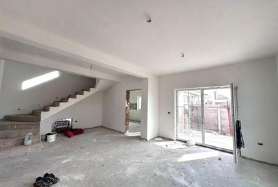 Duplex cu 4 camere cu Canalizare în Moșnița Nouă - 1