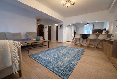 Apartament cu 3 camere decomandat, mobilat în Peninsula