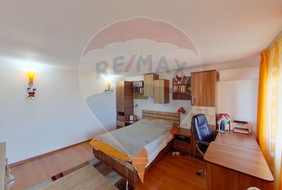 Casă cu 5 camere cu Teren 5204 Mp în Central - 13