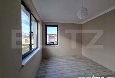 Casa 4 camere, 139mp, curte, terasa, 3 parcari, ansamblu privat, Dezmir - 2