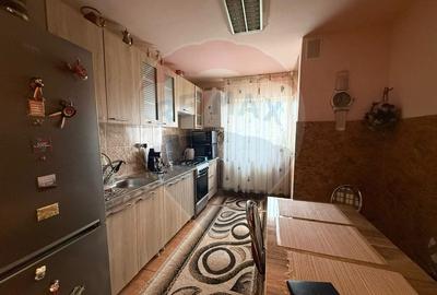 Apartament 3 camere, 2 bai, balcon - Zorilor, locatie excelenta