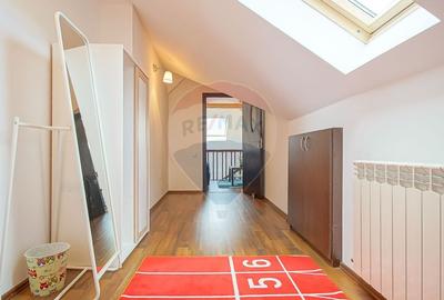 Apartament spectaculos pe doua niveluri cu priveliste catre Bucegi! Apartament spectaculos pe doua niveluri cu priveliste catre Bucegi! - 33