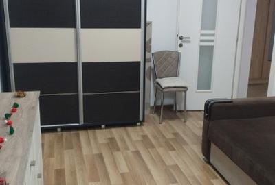 Garsonieră decomandată, mobilată în Sânpetru - 4