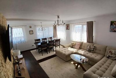 Casa tip duplex apartamentata de vanzare in breazu - 2