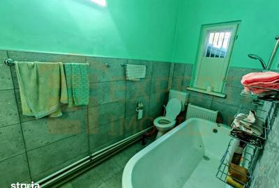 Casă cu 8 camere cu Canalizare în Tomis II - 15