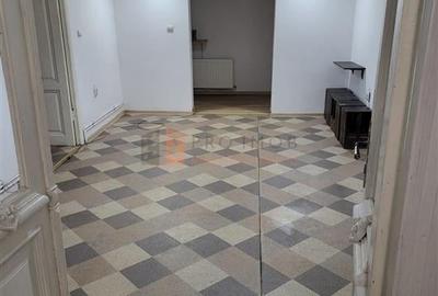 Spațiu comercial, de 68 mp, în 1 Decembrie - 3