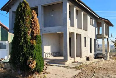 Casă cu 4 camere în Glina - 1