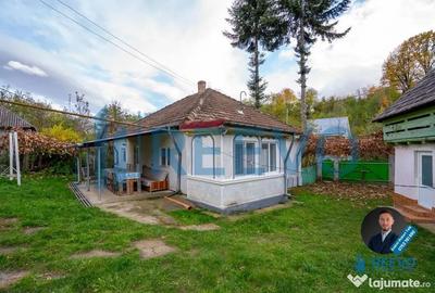 Casă cu 3 camere cu Teren 2270 Mp în Central - 1