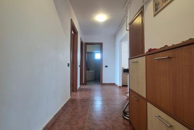 Apartament cu 3 camere decomandat, mobilat în Dacia - 3