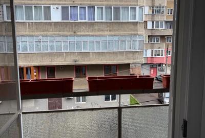 Apartament cu 2 camere decomandat în Petros - 8