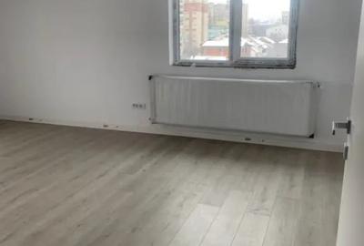 Apartament cu 4 camere decomandat în George Enescu - 3