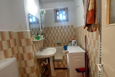 Apartament cu 3 camere în Micro 17