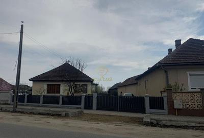 De vanzare Teren 4556MP + Casa la Strada Principala Medie... - 4