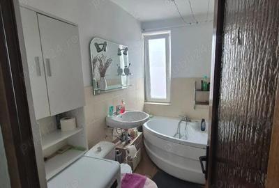 Apartament cu 2 camere semidecomandat în Decebal