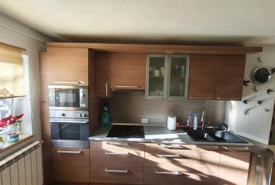 Apartament cu 4 camere decomandat în Govândari
