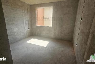 Casă cu 4 camere cu Teren 200 Mp în Central - 2