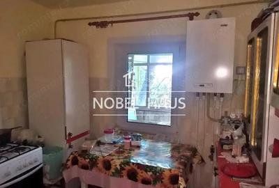 Apartament 2 camere, et 1, decomandat, Barlad, zona Confectii - 3